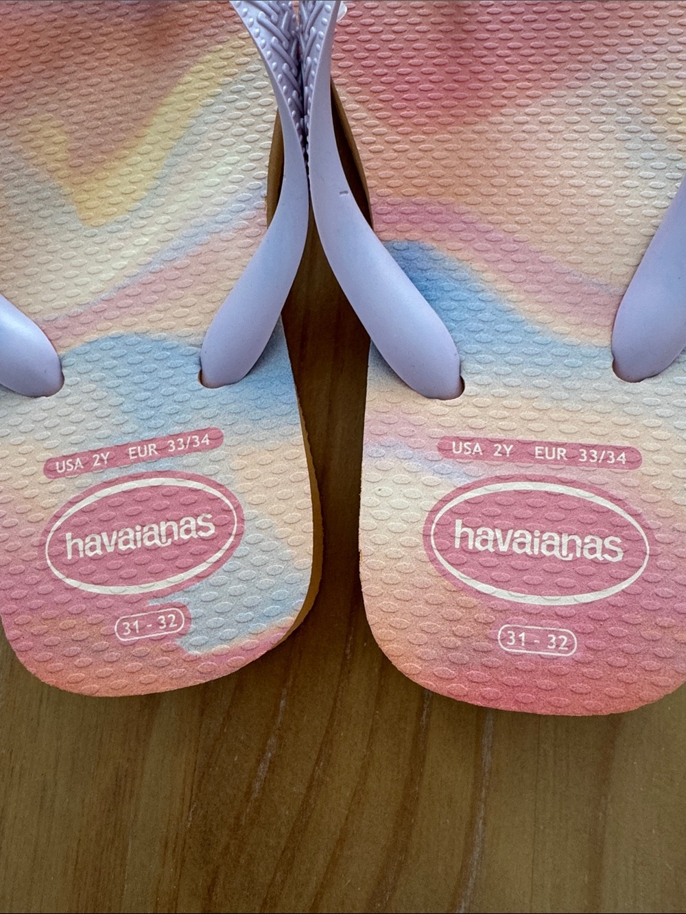 Girls Havaianas Pastel Tie-Dye Flip Flops - Lavender Straps - Picture 5 of 7